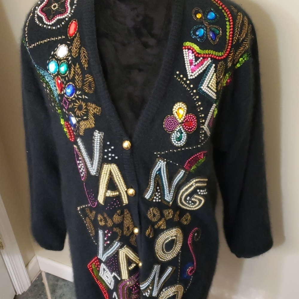 Vango Vintage sweater size Medium.